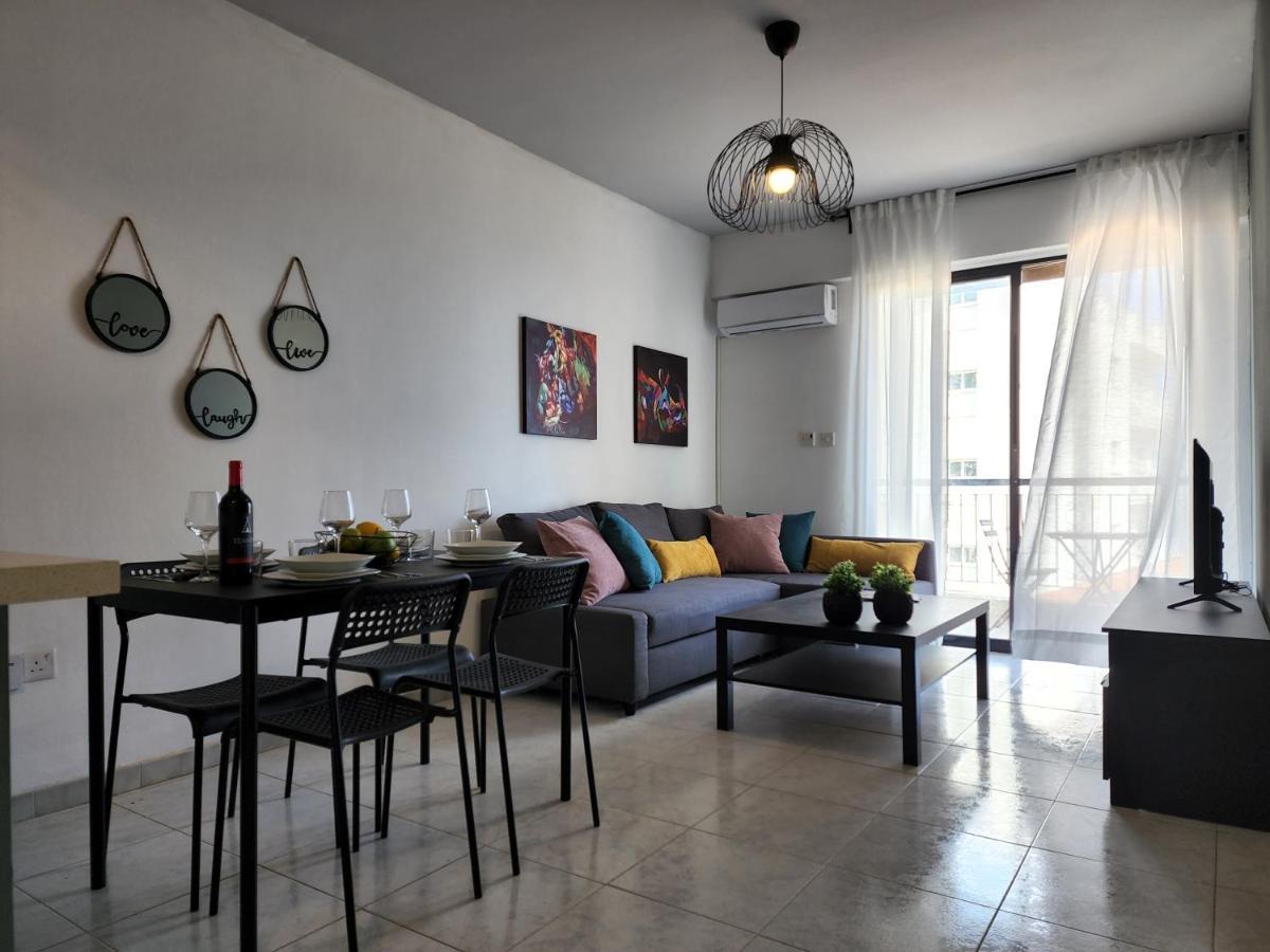 Kay'S City & Seaview One Bedroom Apartment Larnaca Exterior photo